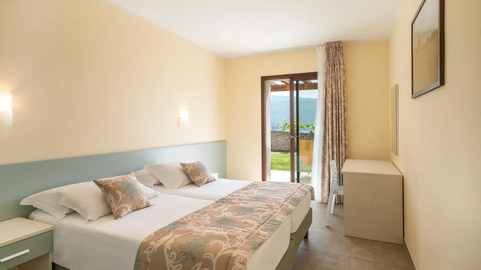 גרגננו Residence Dany Appartamenti Con Cucina Vista Lago Piscina E Parcheggio מלון דירות