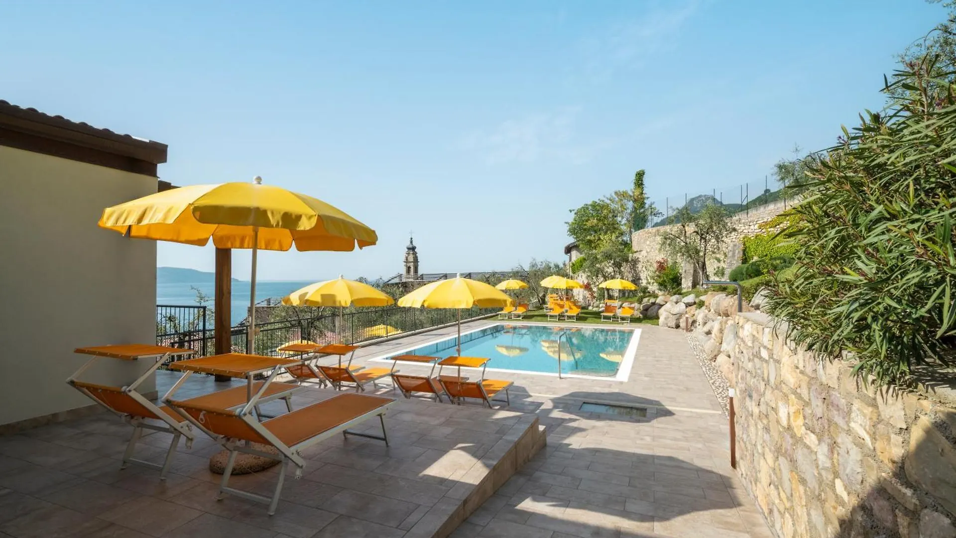 גרגננו Residence Dany Appartamenti Con Cucina Vista Lago Piscina E Parcheggio