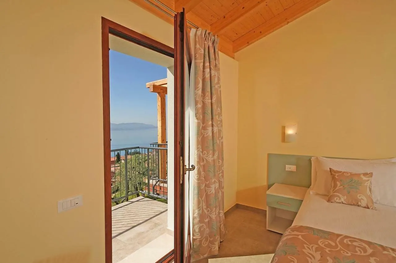 גרגננו Residence Dany Appartamenti Con Cucina Vista Lago Piscina E Parcheggio מלון דירות