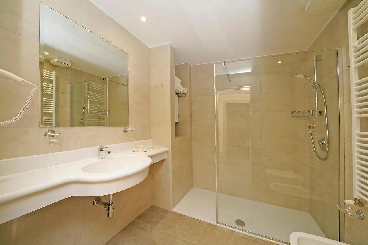 גרגננו Residence Dany Appartamenti Con Cucina Vista Lago Piscina E Parcheggio מלון דירות