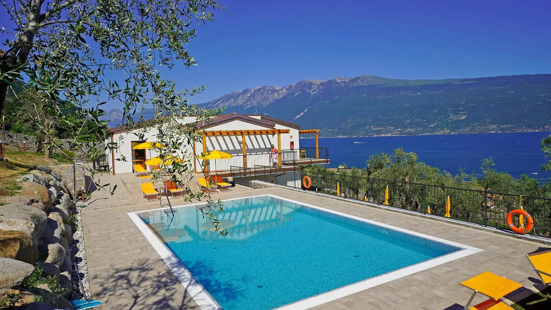 Aparthotel Residence Dany Appartamenti Con Cucina Vista Lago Piscina E Parcheggio Gargnano