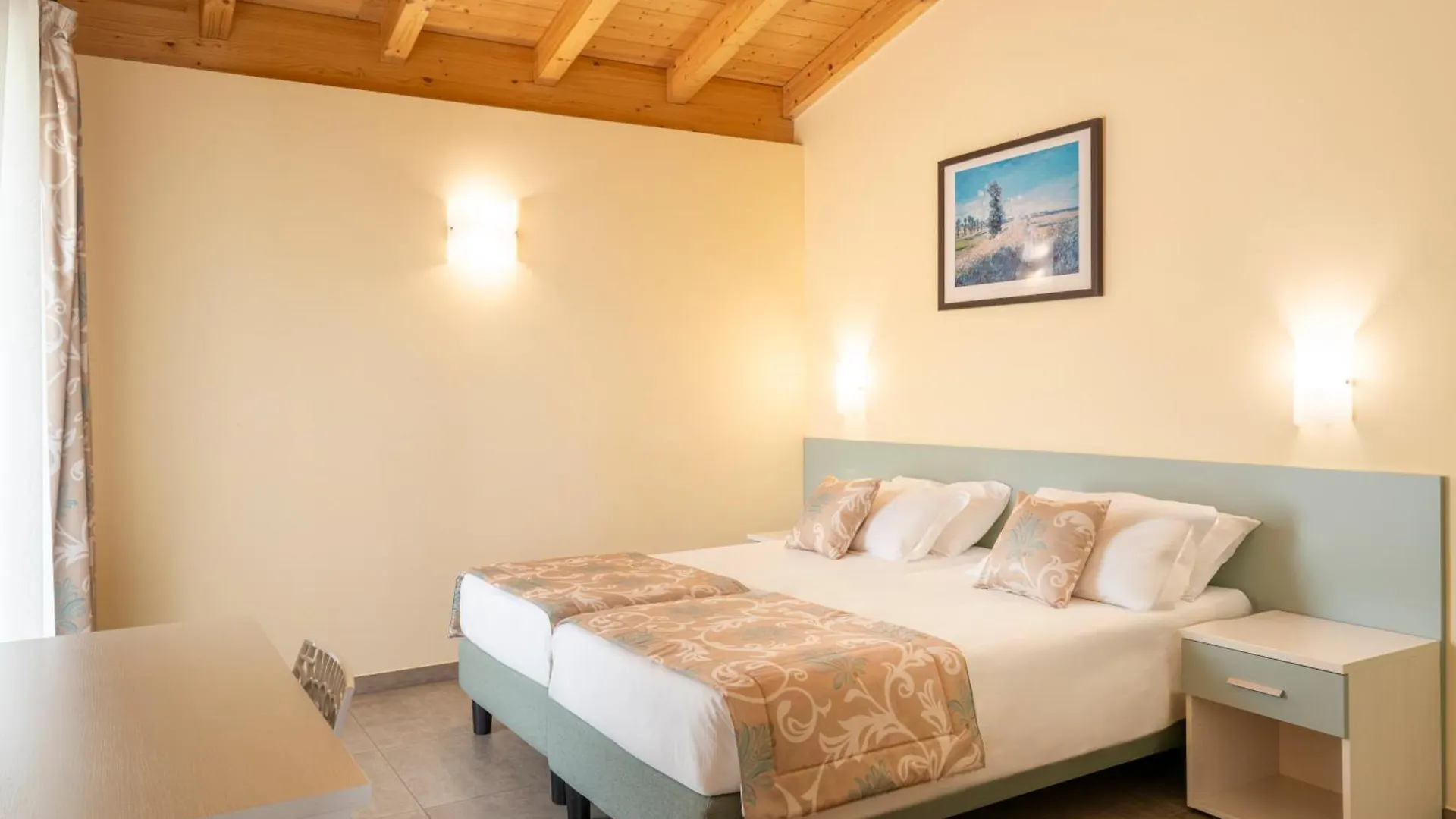 Residence Dany Appartamenti Con Cucina Vista Lago Piscina E Parcheggio Gargnano 3*,