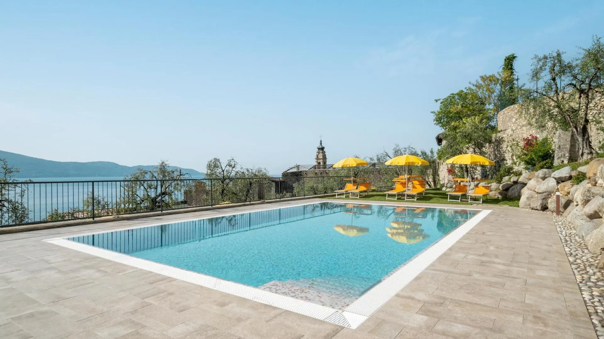 Residence Dany Appartamenti Con Cucina Vista Lago Piscina E Parcheggio Gargnano